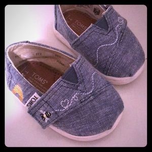 Toms T3 denim with embroidered bees and hives